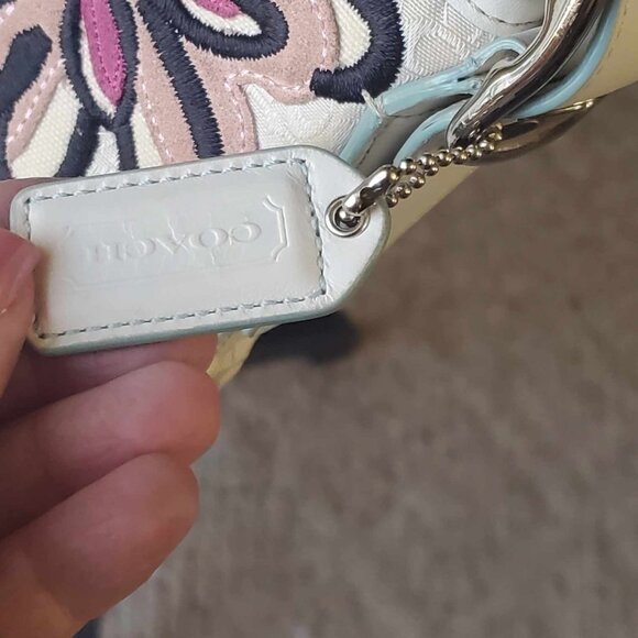 COACH WHITE SIGNATURE FLORAL BEE DUFFLE CROSSBODY - Picture 6 of 17